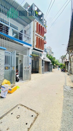 XE HƠI ĐẬU TRƯỚC NHÀ 1 sẹc Đường Nguyễn Tư Giản p12 Gv