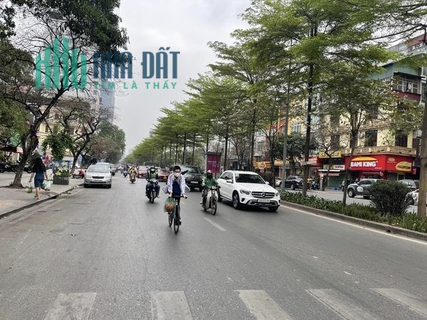 Bán Nhà Ngã Tư Sở 70m 4 tầng mặt tiền 4.5m giá chỉ 18 tỷ  vỉa hè mặt phố giá tốt