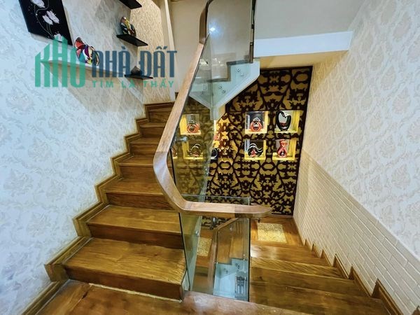 Bán Nhà Ngã Tư Sở 70m 4 tầng mặt tiền 4.5m giá chỉ 18 tỷ  vỉa hè mặt phố giá tốt