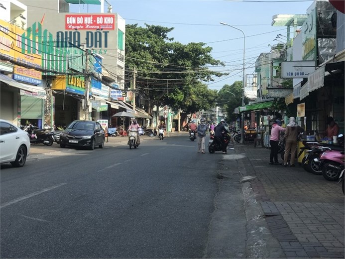 Cho thuê mặt bằng ngay góc ngã tư lê lai, tpvt buôn bán đông đúc