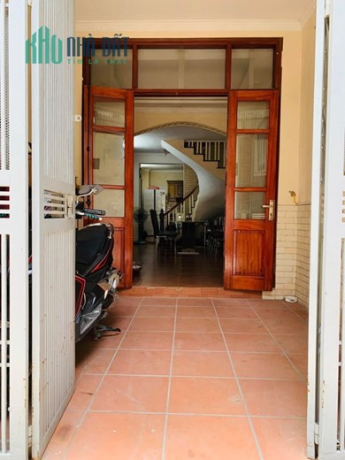 Bán nhà Khương Đình Thanh Xuân 43m2, 4T ngõ rộng vài bước ra phố quanh 5 tỷ