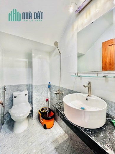 Nhà đẹp 5 tầng 40m2 toàn bộ nội thất hẻm xe hơi siêu rẻ nhất gò vấp