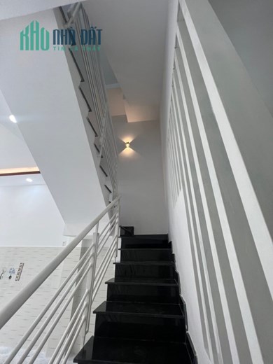 Bán nhà mới gần Lê Văn Quới Bình Tân 40m2 3 tầng BTCT HXH chỉ nhỉnh 4 tỷ
