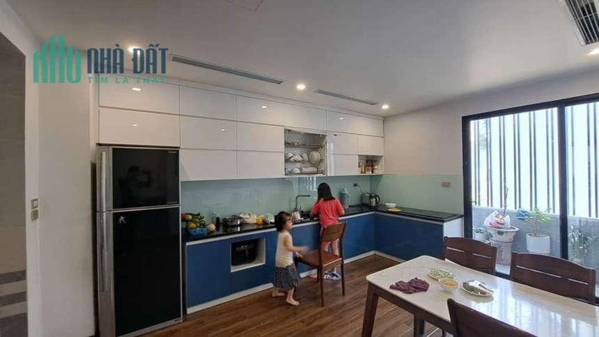 Bán nhà Ngọc Thuỵ 50m x 3T, ngõ oto, ở luôn, chỉ 2 tỷ 9 thương lượng. LH: 0936123469