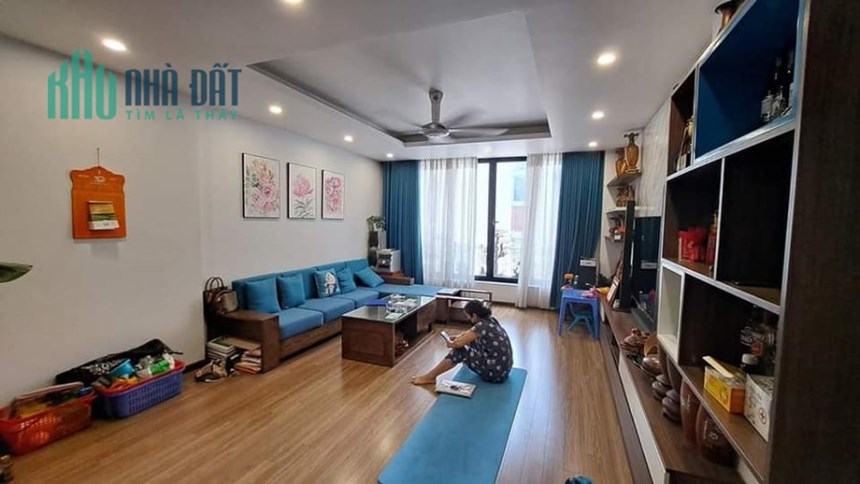 Bán nhà Ngọc Thuỵ 50m x 3T, ngõ oto, ở luôn, chỉ 2 tỷ 9 thương lượng. LH: 0936123469