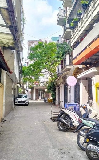 TRUNG TÂM QUẬN CẦU GIẤY – DÂN TRÍ CAO – ANH NINH TỐT, Ô TÔ ĐỖ CỔNG – 5T, NHỈNH 5 TỶ