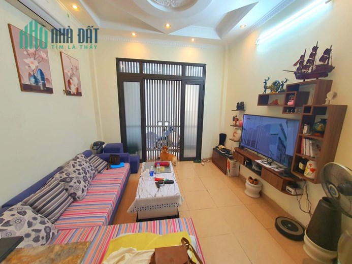 bán gấp nhà 4 tầng - phố Ô Chợ Dừa, Đống Đa - 0364641141 - 100tr/ m2