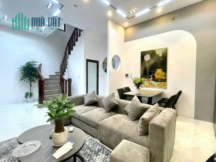 Bán nhà lô góc, 3 mặt thoáng phố Yên Hoà,Cầu Giấy 43m2 x 4Tầng, cách phố 20m, kinh doanh.