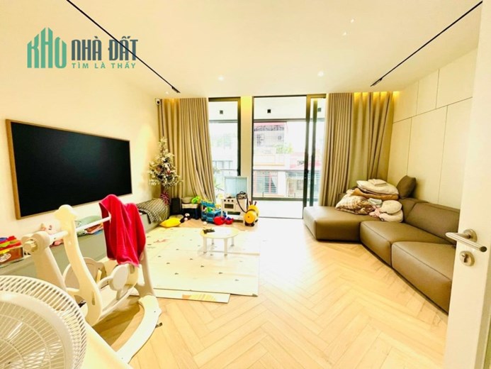 Bán nhà riêng phố Hoàng Cầu - Nguyễn Phúc Lai, Đống Đa. Diện tích 90m2 x 6 tầng thang máy, mặt tiền