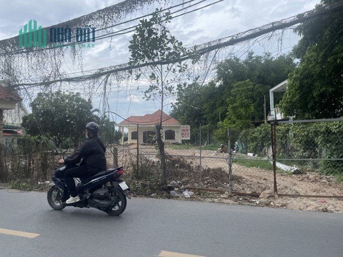 Bán đất MT Vườn Lài, An Phú Đông, Q.12: 23,5 x 95, giá 50 triệu/m2