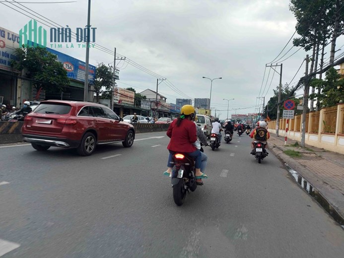 Ngộp nặng Bán Nhà Quốc Lộ 1K Linh Xuân, Thủ Đức, 95m2, Ngang 4.5m, Hẻm Xe Tải Thông chỉ Nhỉnh 3 Tỷ