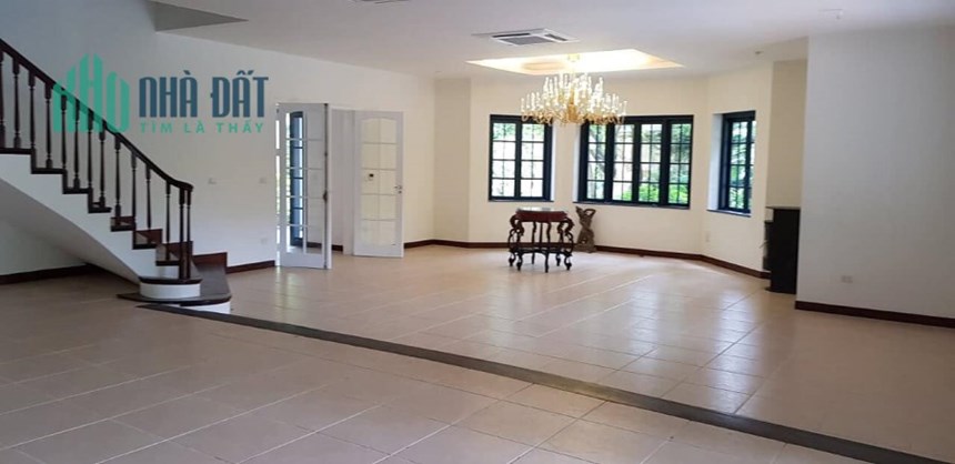 BÁN GẤP BIỆT THỰ DIỆN TÍCH  1240M2, XÂY 3 TẦNG,  3 MẶT TIỀN RỘNG 40M GIÁ CHÀO 180 TỶ 100% THỔ CƯ