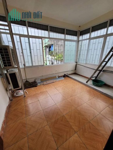 NHÀ NGỌC HÀ BA GÁC ĐỖ CỬA 70M RA PHỐ-NHÀ DÂN XÂY-3 THOÁNG SẴN Ở