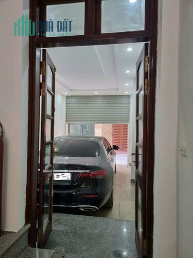 NGHĨA ĐÔ- KHU PHÂN LÔ QUÂN ĐỘI - NHÀ ĐẸP - 2 THOÁNG - CÁCH PHỐ 50m - OTO VÀO NHÀ. Diện tích 68m2 5