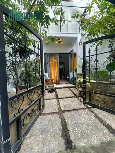 Nhà đẹp đầy đủ công năng. Full nội thất. Nguyễn Văn Quỳ, Phú Thuận Quận 7,dt70m.