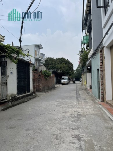 LÔ ĐẤT THẠCH BÀN  -  NGÕ Ô TÔ THÔNG CÁC HƯỚNG – XÂY NHÀ HOẶC CHIA LÔ ĐẦU TƯ HỢP LÝ