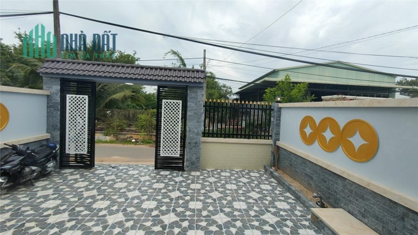 Nhà Mái Thái Gần Chùa Toà Thánh - Kết Hợp Hương Linh Và Tiện Nghi Hiện Đại