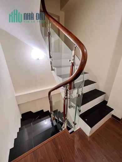 Bán nhà phố Tân Mai , 30m x 5 , Ngõ SH đua , 3 tỷ 300