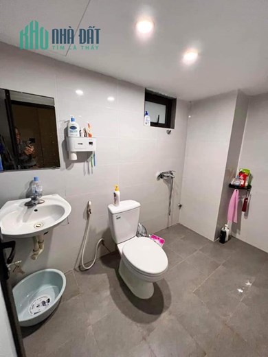 Bán nhà phố Tân Mai , 30m x 5 , Ngõ SH đua , 3 tỷ 300
