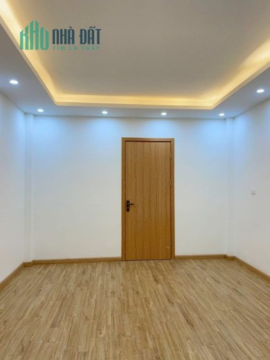 NHÀ ĐẸP NGÕ 221 PHỐ TÔN ĐỨC THẮNG PHƯỜNG HÀNG BỘT QUẬN ĐỐNG ĐA DT:45M2 5 TẦNG 3 NGỦ MT:4M THIẾT KẾ