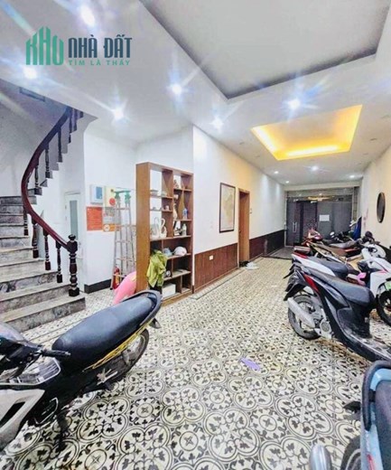 Bán Khách sạn Phố Trần Duy Hưng 110m2 6 tầng thang máy 23p 100tr/tháng giá 22 tỷ