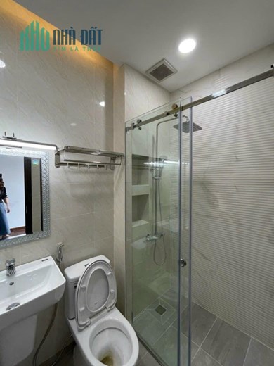 Bán nhà mặt tiền Trường Chinh Quận 12 DT 80m2 ngang 4m xây 4 tầng BTCT đẹp 13.9 tỷ TL