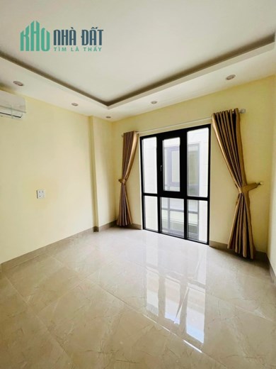 Bán ngôi nhà 65m2 phố Âu Cơ, Tây Hồ Dân xây 5 phòng 20m 2 Ô tô tránh 5.2 Tỷ