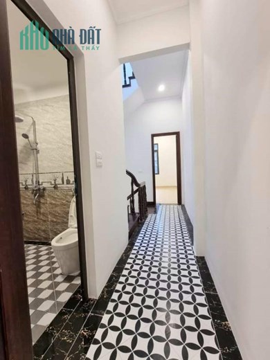 Bán căn nhà 68m2 phố Âu Cơ, Tây Hồ Dân xây 5 phòng Ô tô tránh 20m 5.2 Tỷ