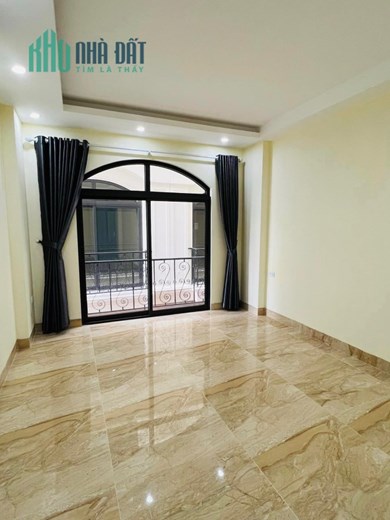 Bán căn nhà 68m2 phố Âu Cơ, Tây Hồ Dân xây 5 phòng ngủ 2 Ô tô tránh 20m 5.2 Tỷ
