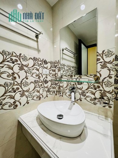 Bán căn nhà 68m2 phố Âu Cơ, Tây Hồ Dân xây 5 phòng ngủ 2 Ô tô tránh 20m 5.2 Tỷ