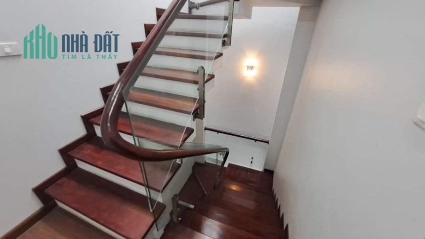 Bán nhà 69m2 phố Âu Cơ, Tây Hồ Chủ tự xây 5 phòng ngủ Ngõ 2 Ô tô tránh 20m 5.1 Tỷ