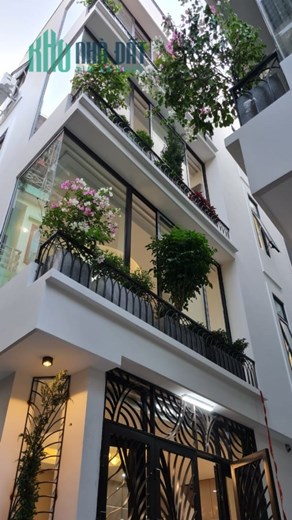 Bán nhà ngõ chợ Ngọc Thuỵ, oto đỗ cửa, tặng nội thất, ở luôn, chỉ 3 tỷ 7 thương lượng. LH: