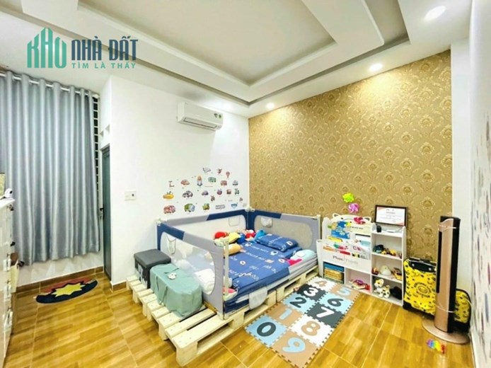 Nhà Đa Sỹ Hà Đông, Lô góc, mặt tiền hơn 4m, diện tích 35m giá tốt