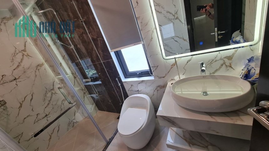Bán nhà ngõ chợ Ngọc Thuỵ, oto đỗ cửa, tặng nội thất, ở luôn, chỉ 3 tỷ 7 thương lượng. LH: