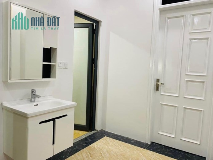 Bán căn nhà 48m2 phố Âu Cơ, Tây Hồ Chủ tự xây 6 phòng ngủ 10m Ô tô dừng đỗ 5.1 Tỷ
