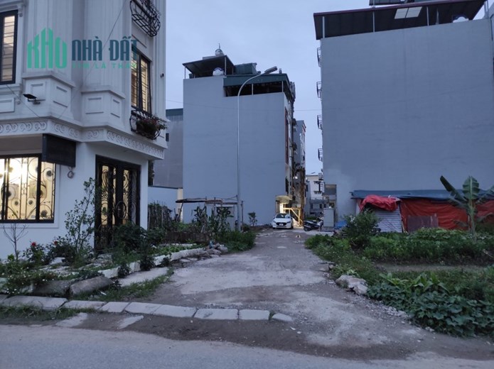 Bán Đất TDC Ngọc Thuỵ, vỉa hè, kinh doanh, giá nhỉnh 3 tỷ thương lượng. LH: 0936123469