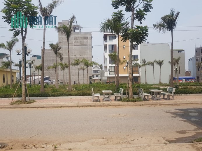 Bán Đất TDC Ngọc Thuỵ, vỉa hè, kinh doanh, giá nhỉnh 3 tỷ thương lượng. LH: 0936123469