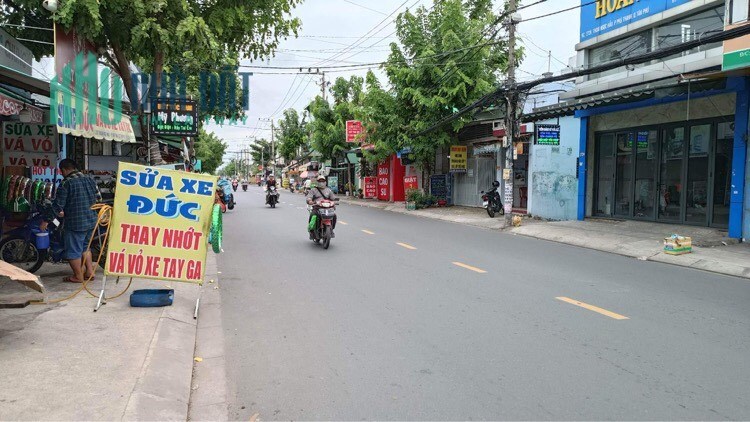Ngộp bank Nhà HXH Thoại Ngọc Hầu, Tân Phú, 1 trệt 1 lầu 5 PN, hoàn công đủ, công chứng ngay