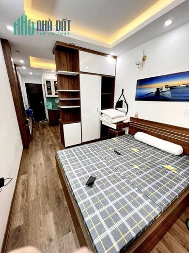 Bán tòa căn hộ dịch vụ phố Chùa Hà, Cầu Giấy, 61m2, 6 tầng, thang máy, full nội thất, giá 11.8 tỷ
