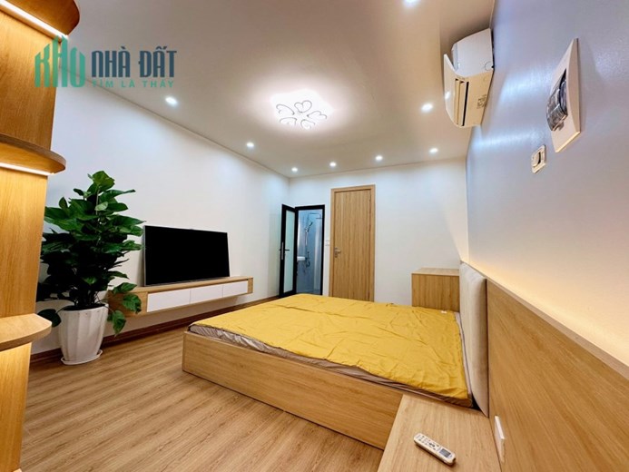 NHÀ ĐẸP PHỐ LÒ ĐÚC 30M RA MẶT PHỐ DT:33M2 4 TẦNG MT:4.3M 3 PHÒNG NGỦ + FUN NỘI THẤT KHÁCH VỀ Ở LUÔN