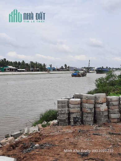 [HIẾM] ĐẤT ĐẸP LÔ GÓC 2MT (30x27) SỔ ĐỎ CHÍNH CHỦ BỜ KÈ CHỢ GẠO 2,39 TỶ
