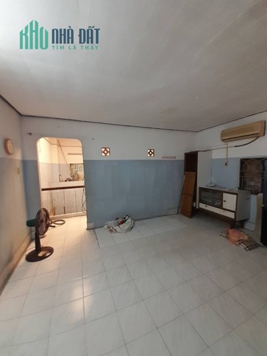 NHÀ 2 TẦNG ĐÚC BTCT, SỔ CÔNG NHẬN ĐỦ 52m2 - HẺM XE TẢI ĐỖ TRƯỚC CỔNG