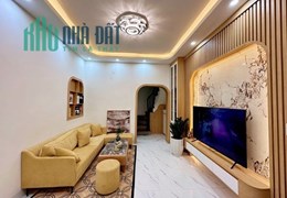 NHÀ ĐẸP PHỐ LÒ ĐÚC 30M RA MẶT PHỐ DT:33M2 4 TẦNG MT:4.3M 3 PHÒNG NGỦ + FUN NỘI THẤT KHÁCH VỀ Ở LUÔN
