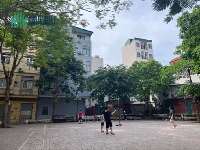 Bán nhà ngõ 109 Quan Nhân,lô góc,2 mặt thoáng,view Royalcity,40m2,5T,mt:4,2m