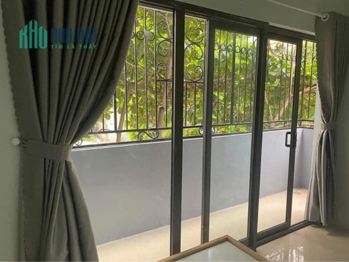 Bán nhà ngõ 109 Quan Nhân,lô góc,2 mặt thoáng,view Royalcity,40m2,5T,mt:4,2m
