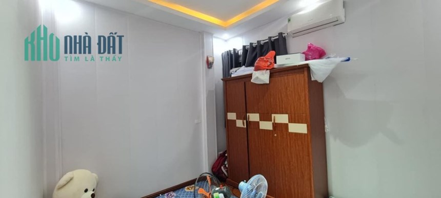 Bán nhà Chợ Khâm Thiên,vài bước ra phố khâm thiên,dân xây kiên cố,40m2,4tầng,mặt tiền:4,2m