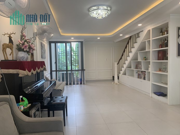 Bán nhà Hẻm xe hơi Hoàng Quốc Việt, Quận 7, 60m2, ngang 5m, phong cách Châu Âu sang trọng Giá 8.6