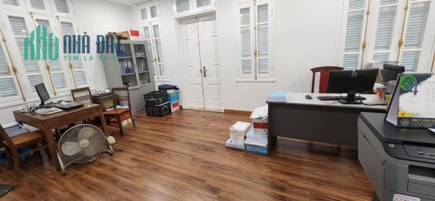 Trần Khát Chân, Hai Bà Trưng, gần phố, lô góc, 43m2, 5 tầng, giá 4 tỉ 6
