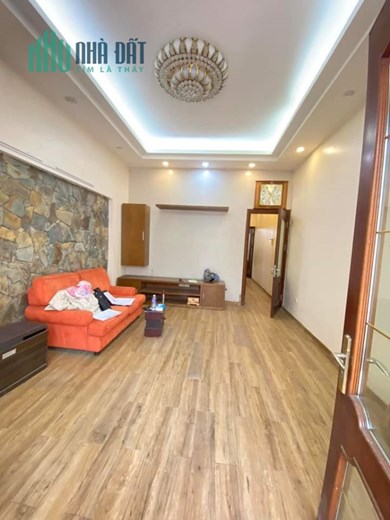 Bán Nhà Mặt Phố Nguyễn Khang 92m2 x 4 tầng , ô tô tránh , kinh doanh , giá đầu tư chỉ hơn 18 tỷ.