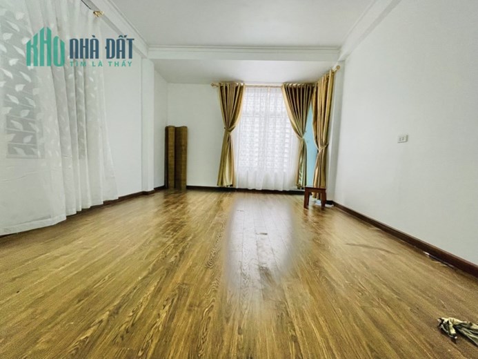 Trương Định, Hoàng Mai, nhà mới ở ngay, gần phố, lô góc, Dt 46m2, MT 4,2. giá nhỉnh 5 tỉ